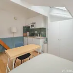 Paris 7E - Elegant Studio Near Eiffel Tower & Seine