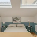 Paris 7E - Elegant Studio Near Eiffel Tower & Seine